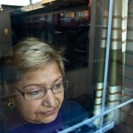 Mariza, es troba sense feina als seus 60 anys. La crisis no li permet trobar una feina digne que li permeti la jubilació d'una  manera decent.